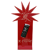 Werbe Display rot mit X-Fresh energy Gravur und Dosenaufnahme