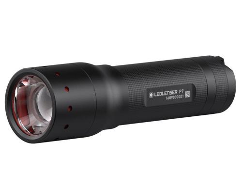 Led Lenser Taschenlampe P7 4x AAA Batterien (450lm - 300m - IPX4)